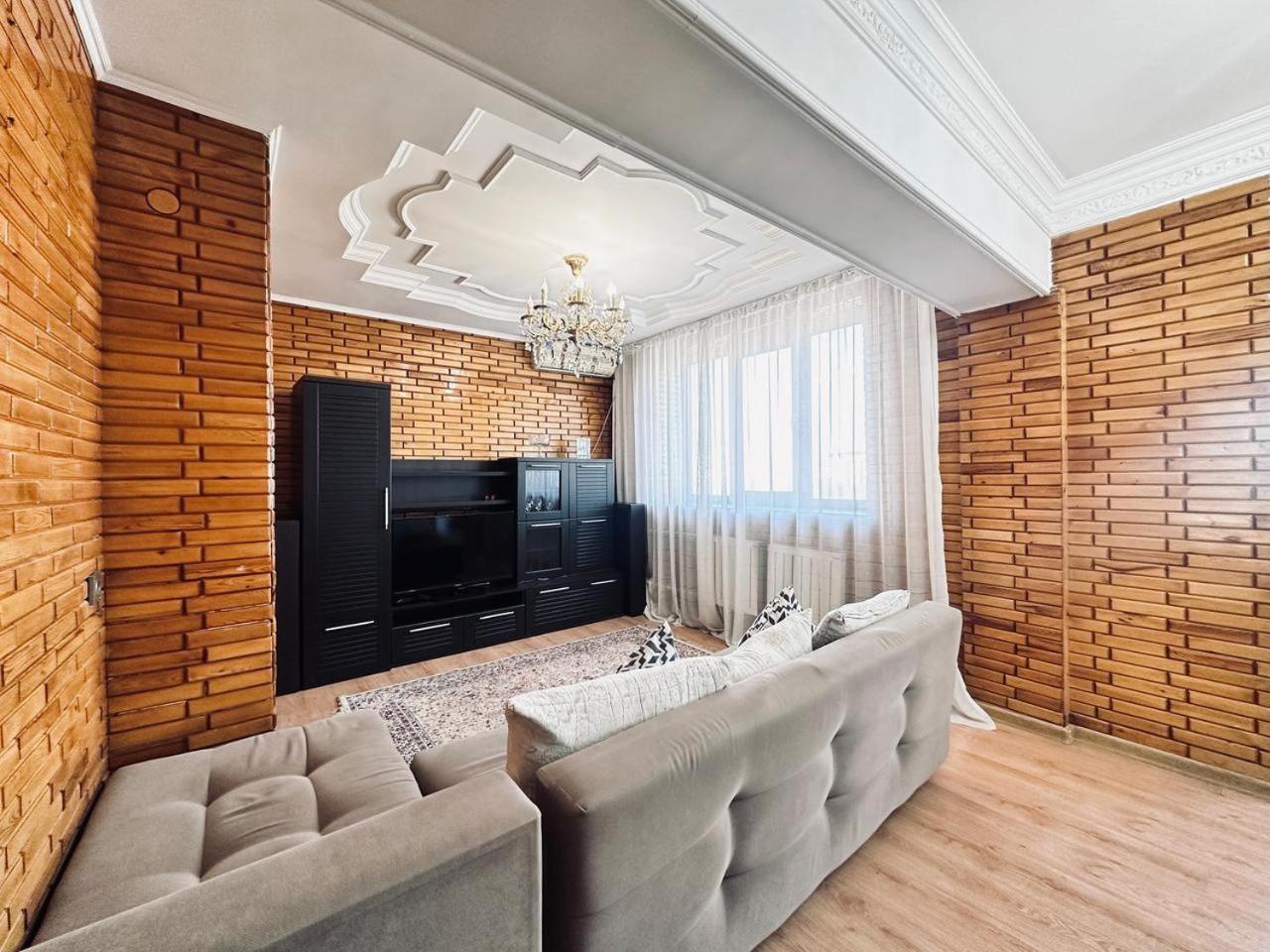 3 Ком Квартира На Абая Сейфуллина Алматы Экстерьер фото